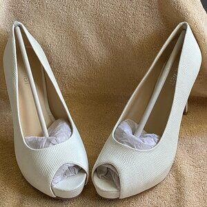Nine West White Pump